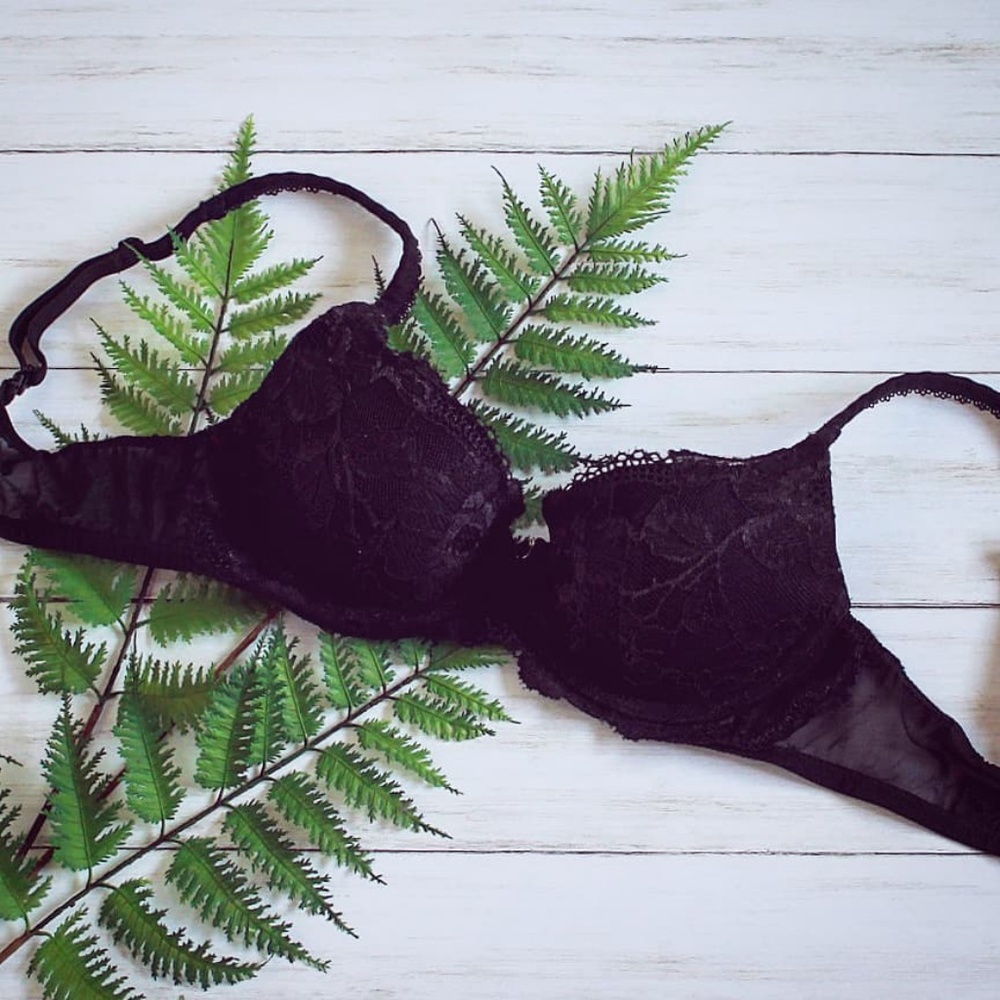 Victoria's Secret used demi lined bra